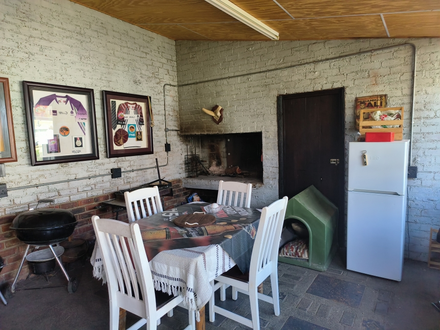 3 Bedroom Property for Sale in Kannoniers Park North West